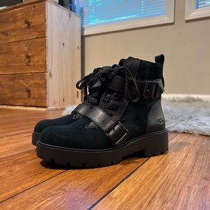 NWOT Ugg Zorrah Zip Up Boots